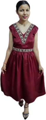 Kashnavika Vastrakala Women Solid Flared Kurta(Maroon)