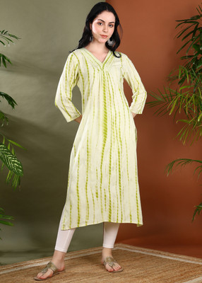 maaesa Women Floral Print Straight Kurta(Green)