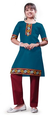 vishvoham Girls Embroidered Straight Kurta(Multicolor)