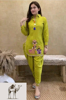 PK MART Women Embroidered Straight Kurta(Green)