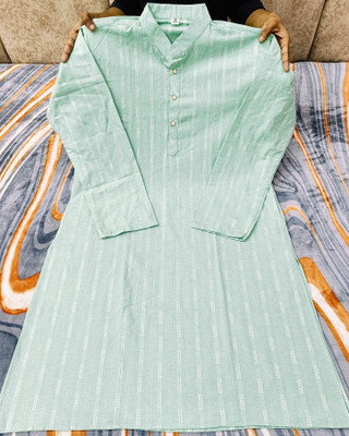 Jashna Men Self Design Straight Kurta(Green)