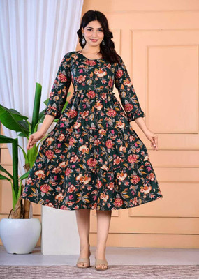 Govindam Women Floral Print Flared Kurta(Green)