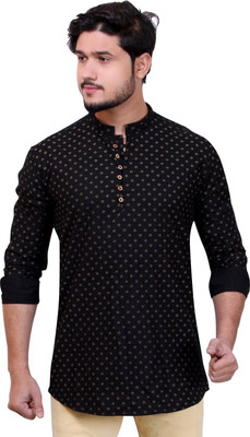 MADE IN THE SHADE Men Self Design Straight Kurta(Black)