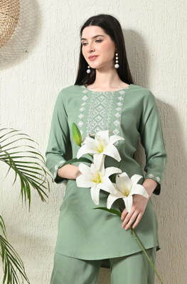 NAHIKO Women Embroidered Straight Kurta(Light Green)