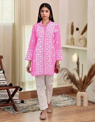 Skylee Women Chikan Embroidery, Embellished, Dyed/Ombre, Self Design Straight Kurta(Pink, White)