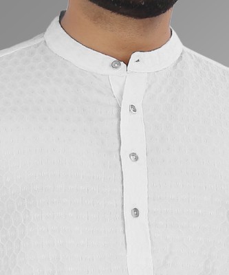 VeBNoR Men Solid Straight Kurta(White)