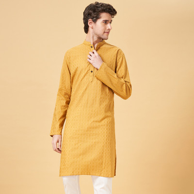 Indus Route by Pantaloons Men Dyed/Ombre Straight Kurta(Brown)