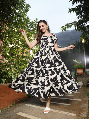 Stylum Women Floral Print, Printed A-line Kurta(Black)