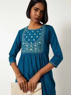 MAX Women Embroidered Straight Kurta(Green)