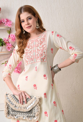 BKApparels Women Embroidered Straight Kurta(Pink)