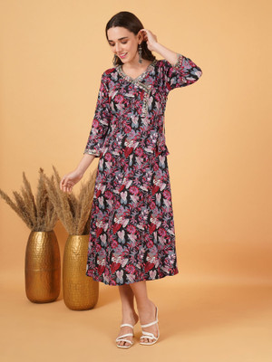 Gudwear Women Floral Print Gown Kurta(Black)