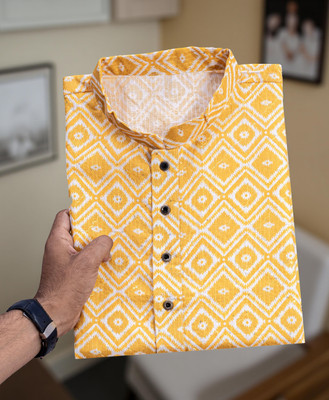 MOXTE Men Printed Straight Kurta(Yellow)