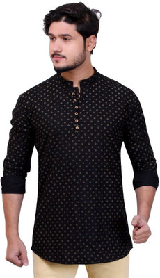 MADE IN THE SHADE Men Self Design Straight Kurta(Black, Beige)