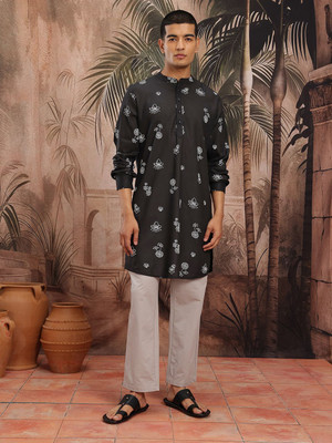 Sangria Men Printed Straight Kurta(Black)