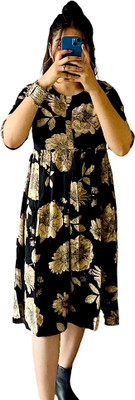 Krishna Vastrram Women Floral Print Anarkali Kurta(Black)