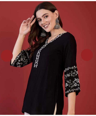 Emica Women Embroidered Straight Kurta(Black)