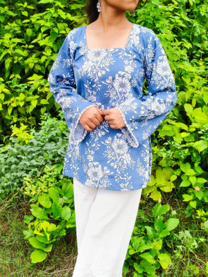 Vastrea Women Floral Print A-line Kurta(Blue)