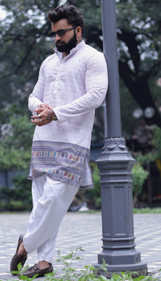 Gaurastra Men Chikan Embroidery Straight Kurta(Gold)