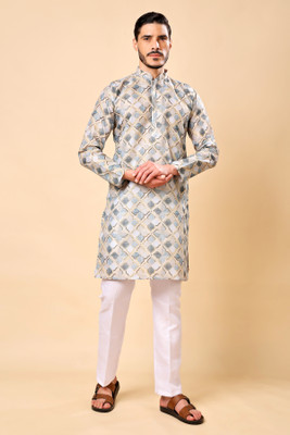 Ashak fashions Men Printed, Animal Print Straight Kurta(Gold)