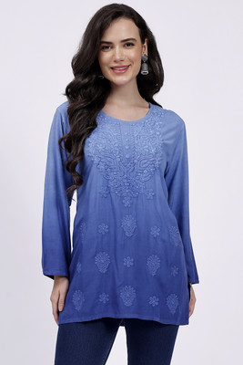 Nazaqat Women Chikan Embroidery Straight Kurta(Blue)