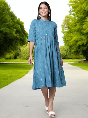 Ladylaz Women Striped Straight Kurta(Blue)