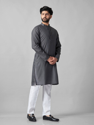 JUGG JUGG JEEYO Men Striped Straight Kurta(Grey)