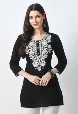 Divastri Women Chikan Embroidery Straight Kurta(Black)
