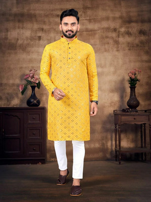 Shantam Creation Men Embellished Straight Kurta(Maroon)