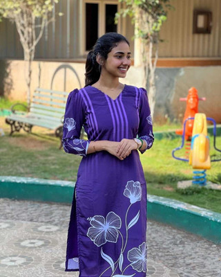 HouseOfCommon Women Floral Print Straight Kurta(Blue)