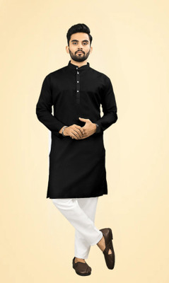 SIMPREET Men Solid Straight Kurta(Black)