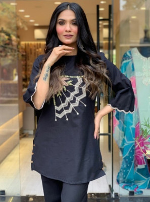 JN LOFTY Women Self Design Straight Kurta(Black)