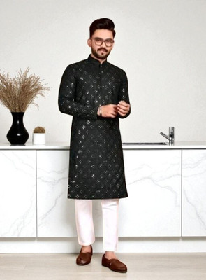 Vastra Men Embroidered Straight Kurta(Black)