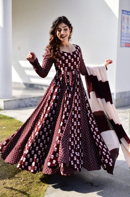 UNIQUE LOOKS Women Printed Gown Kurta(Maroon, White)