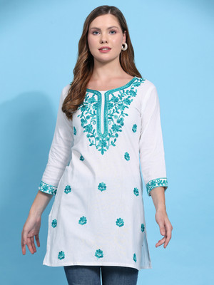 Style Desi Women Embroidered Straight Kurta(White)