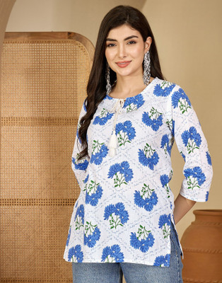Skylee Women Floral Print Straight Kurta(White, Blue)
