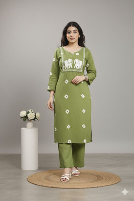 Gs Dress With Style Women Embroidered A-line Kurta(Green)