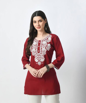 sasafaras Women Embroidered Straight Kurta(Red)