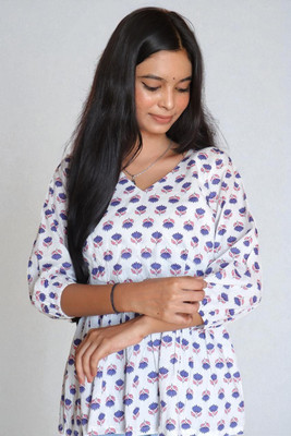 Outfitsbytiyaara Women Printed, Floral Print Flared Kurta(White)