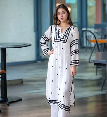 Anmi Chikan Embroidery Women Straight Kurta(White)