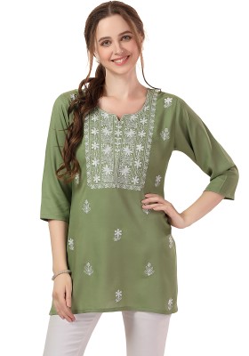 Meher Impex Women Chikan Embroidery Straight Kurta(Light Green)