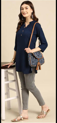 Vriddhi Women Solid Straight Kurta(Blue)