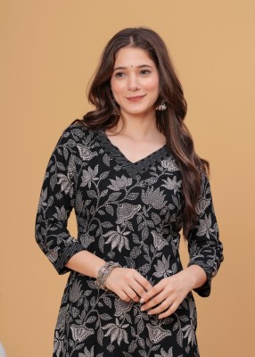 Dressar Women Floral Print Straight Kurta(Black)