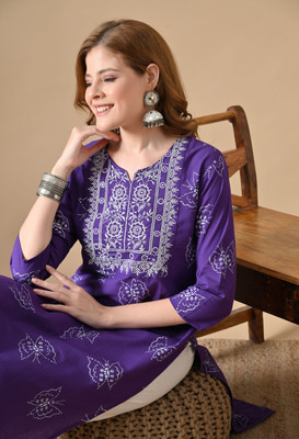 BKApparels Women Embroidered Straight Kurta(Purple)