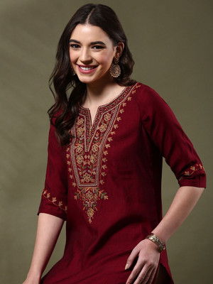 Punky Women Embroidered Straight Kurta(Maroon)
