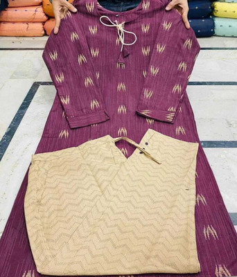 iqkt Women Ikat A-line Kurta(Maroon)