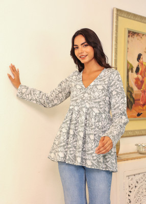 Label Adrija Women Floral Print, Printed Anarkali Kurta(Grey)