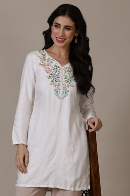 Aurelia Women Chikan Embroidery Straight Kurta(White)