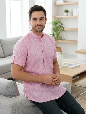 MAG Men Checkered Straight Kurta(Pink)