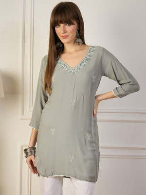 VredeVogel Women Embroidered Straight Kurta(Grey)