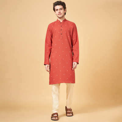 Indus Route by Pantaloons Men Dyed/Ombre Flared Kurta(Red)